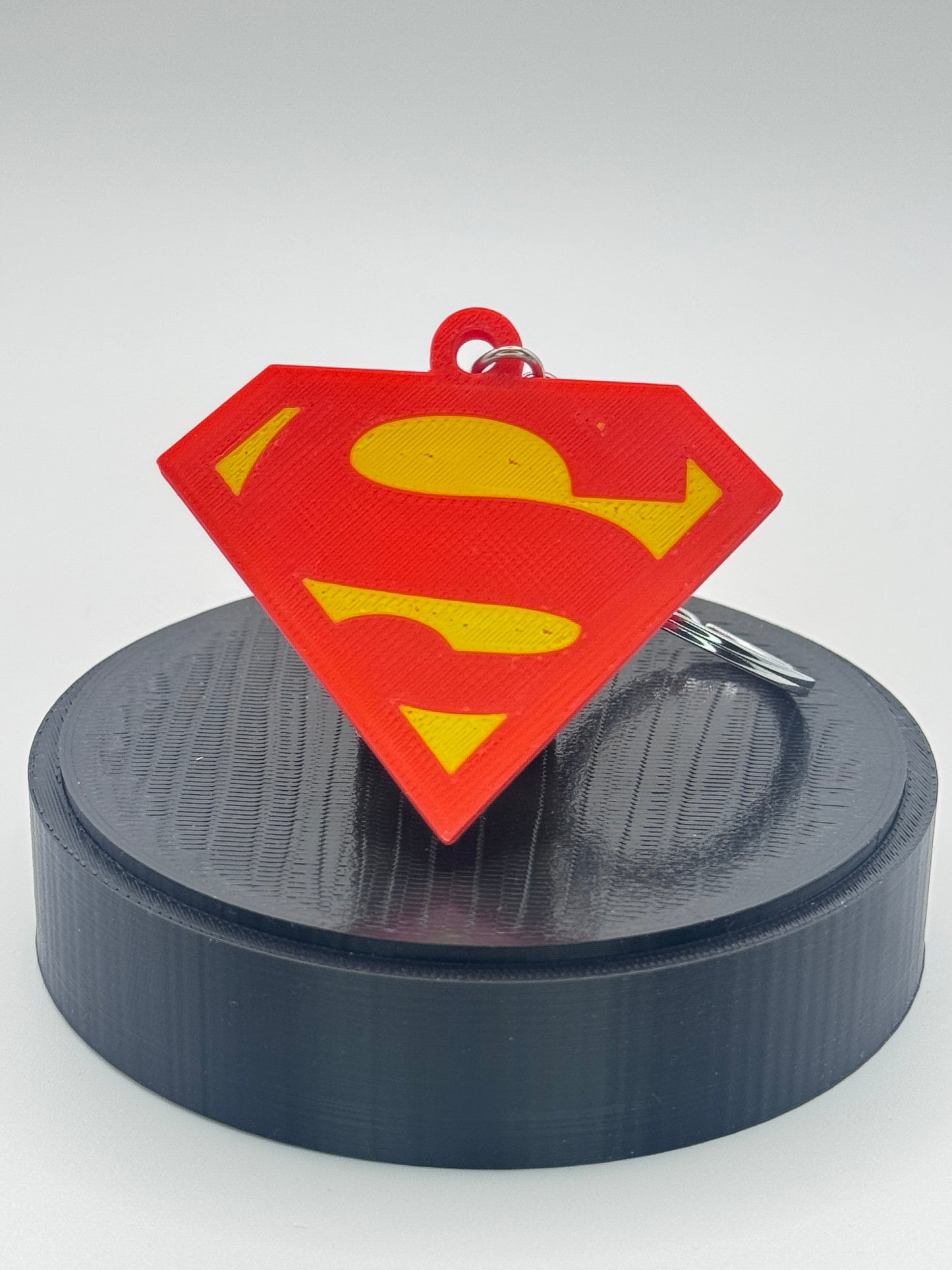 🦸 Superman Emblem — Symbol of Hope Keychain - MacGuffin Shop