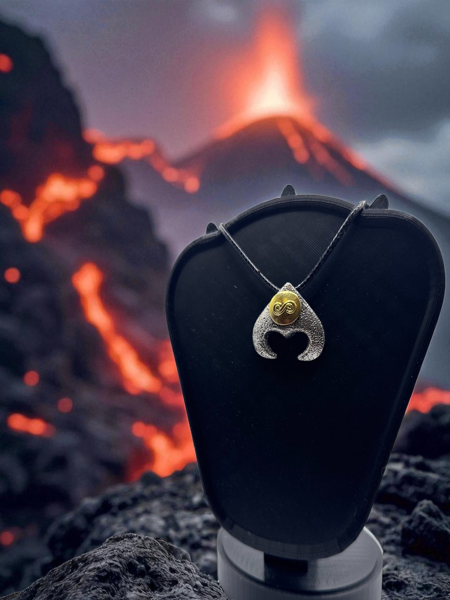 🔥 “Eternal Flame” — Glyphfire Amulet - MacGuffin Shop