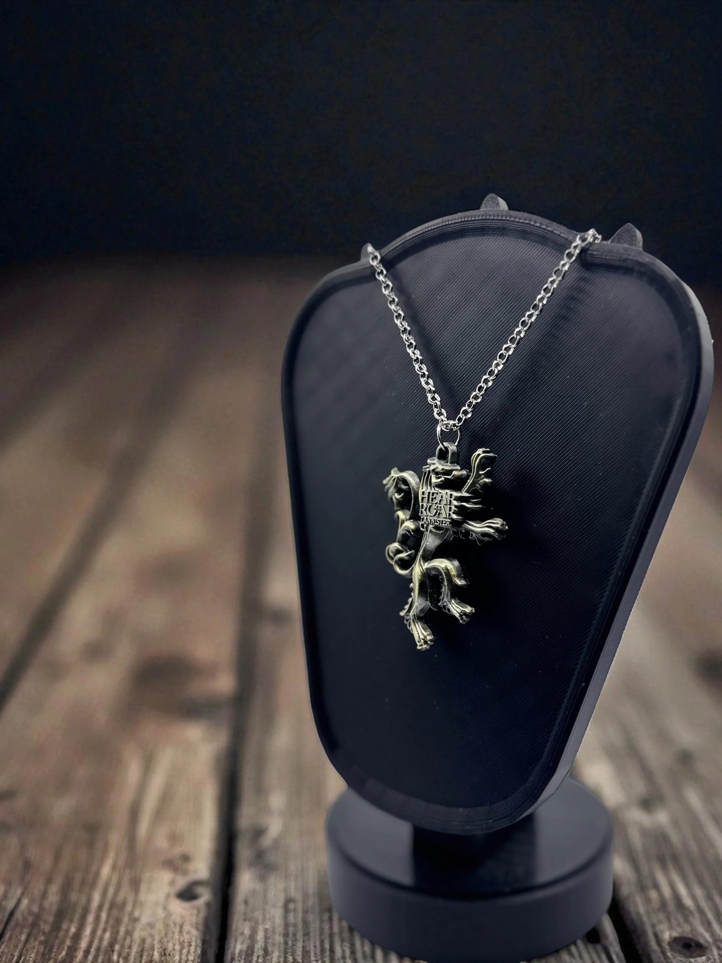 🦁 “The Lion Does Not Ask” — House Lannister Sigil Pendant - MacGuffin Shop