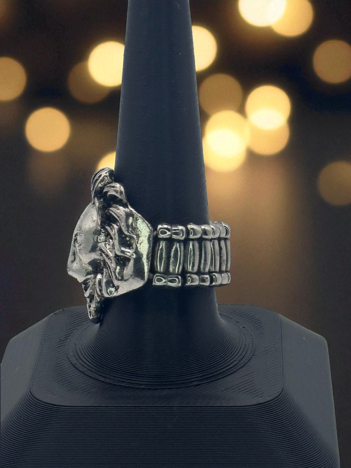🦁 Hear Me Roar — Majestic Lion Crest Ring - MacGuffin Shop