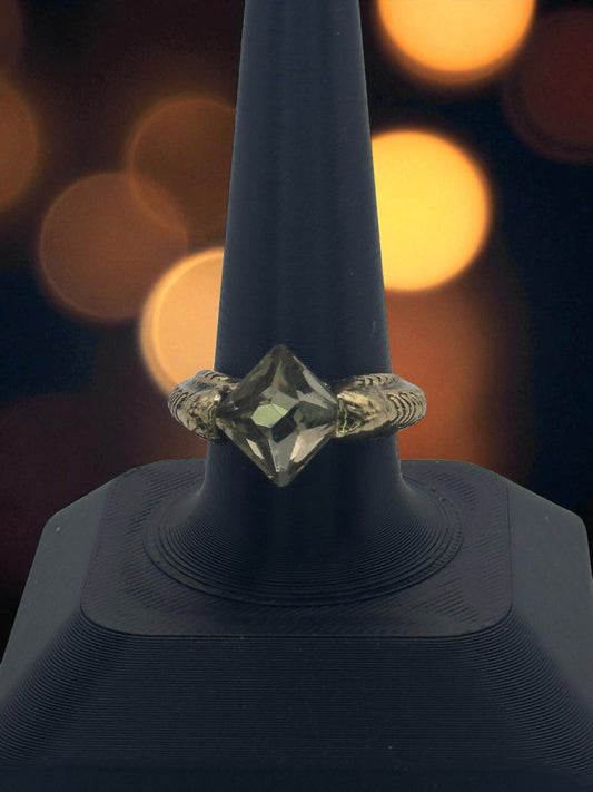 📜 Echoes of Evermere — Elven Noble’s Crystal Ring - MacGuffin Shop