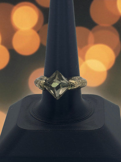 📜 Echoes of Evermere — Elven Noble’s Crystal Ring - MacGuffin Shop