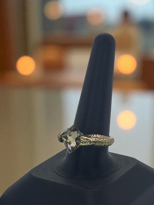 📜 Echoes of Evermere — Elven Noble’s Crystal Ring - MacGuffin Shop