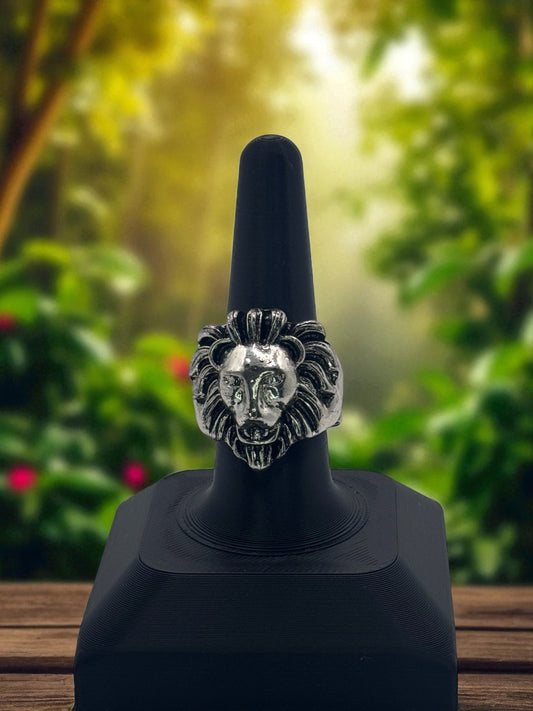 🦁 Hear Me Roar — Majestic Lion Crest Ring - MacGuffin Shop