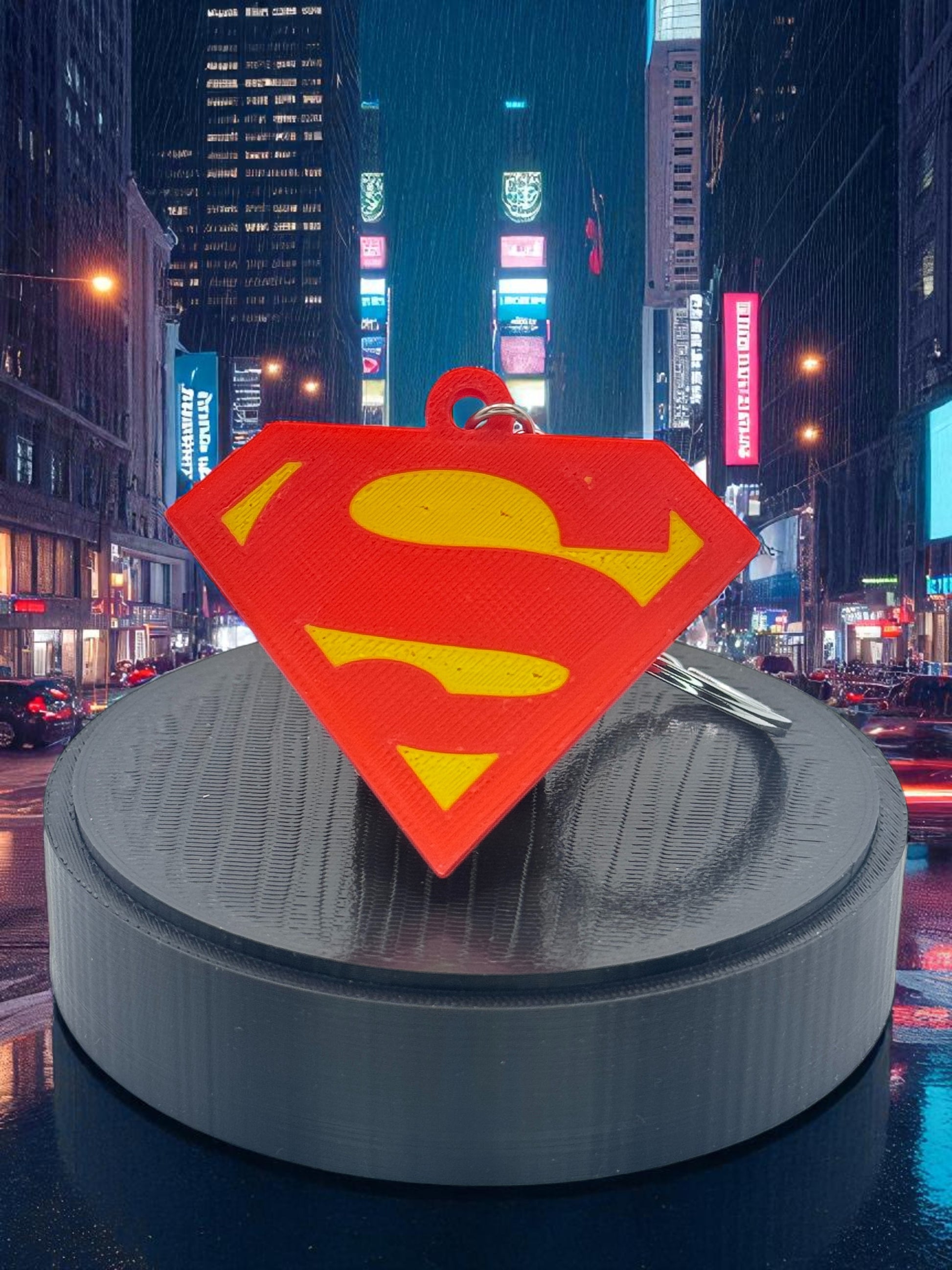 🦸 Superman Emblem — Symbol of Hope Keychain - MacGuffin Shop